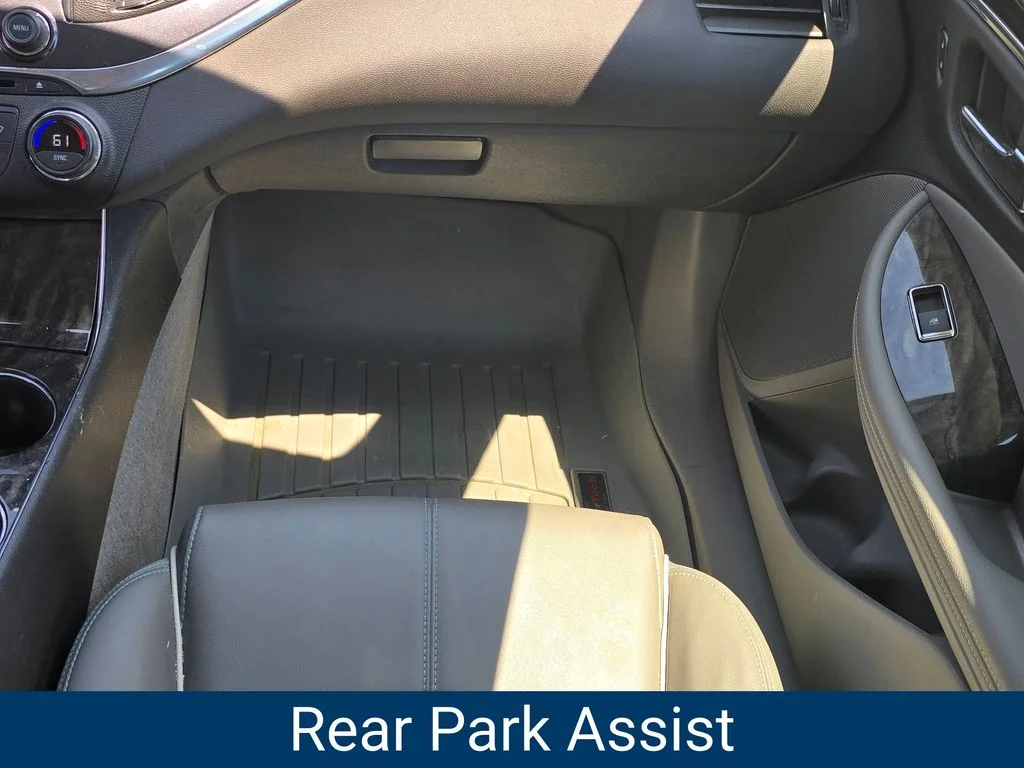 Used 2014 White Chevrolet LT image 20