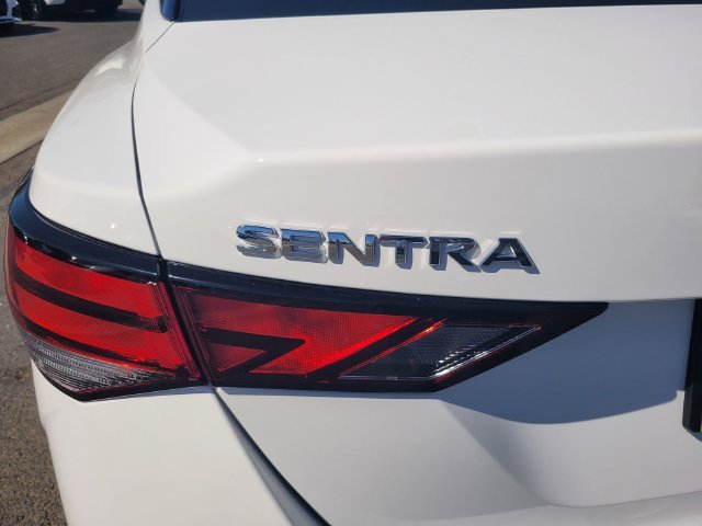 Used 2021 White Nissan S image 10