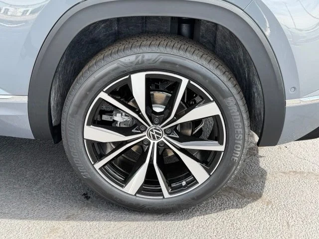New 2026 Pure Gray Volkswagen 2.0T SEL Premium R-Line image 6