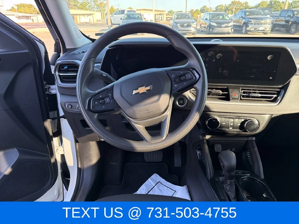 Used 2025 White Chevrolet LT image 14