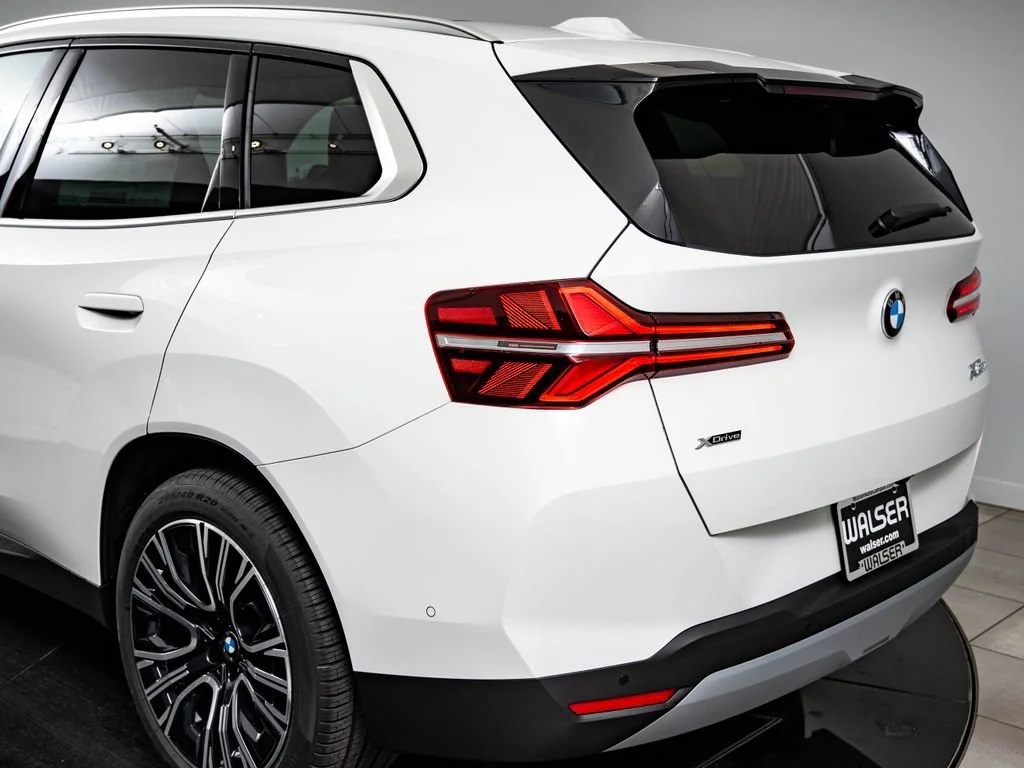 New 2026 Alpine White BMW 30 xDrive image 18