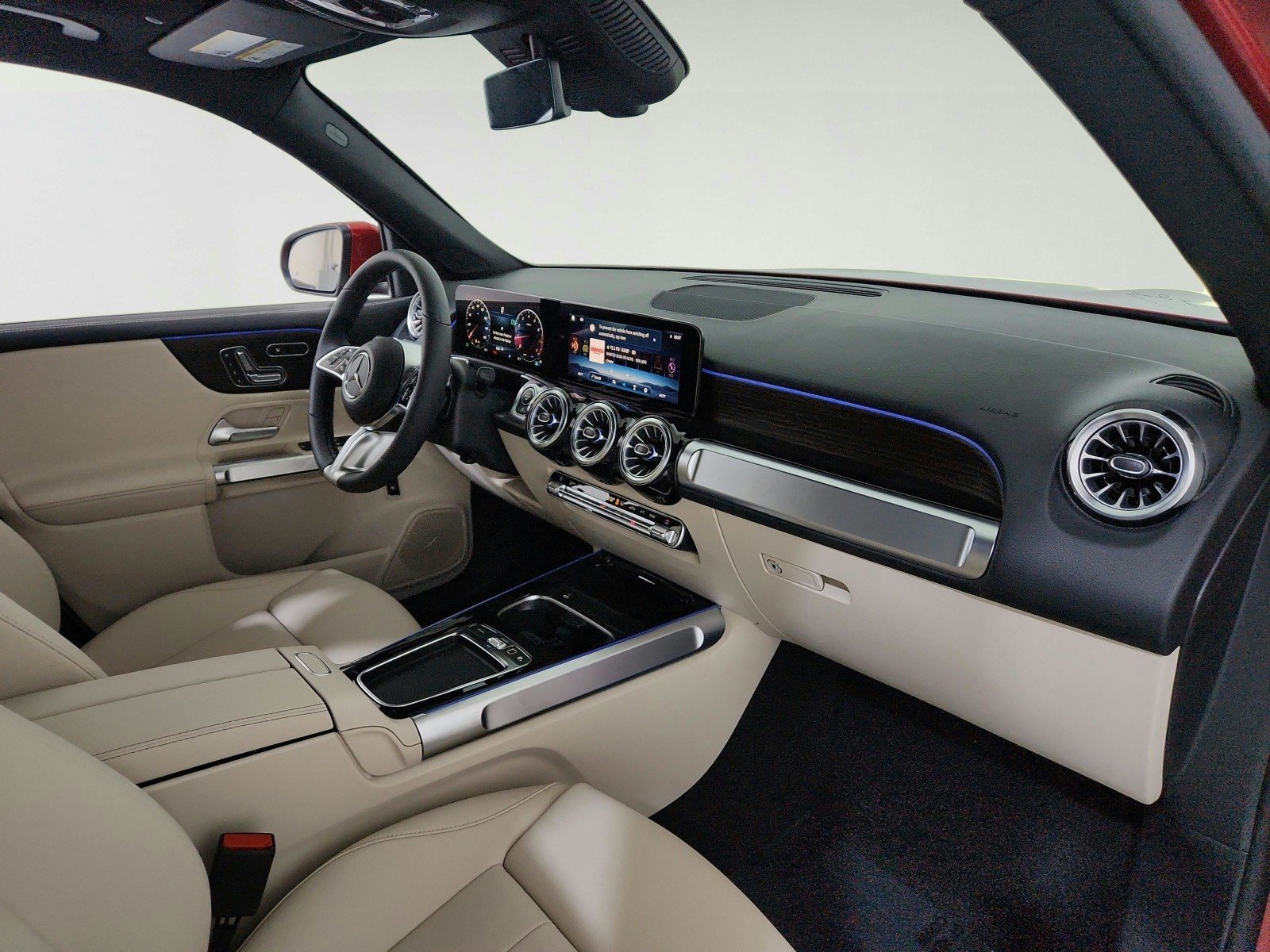 Certified Used 2026 MANUFAKTUR Patagonia Red Metallic Mercedes-Benz GLB 250 image 19