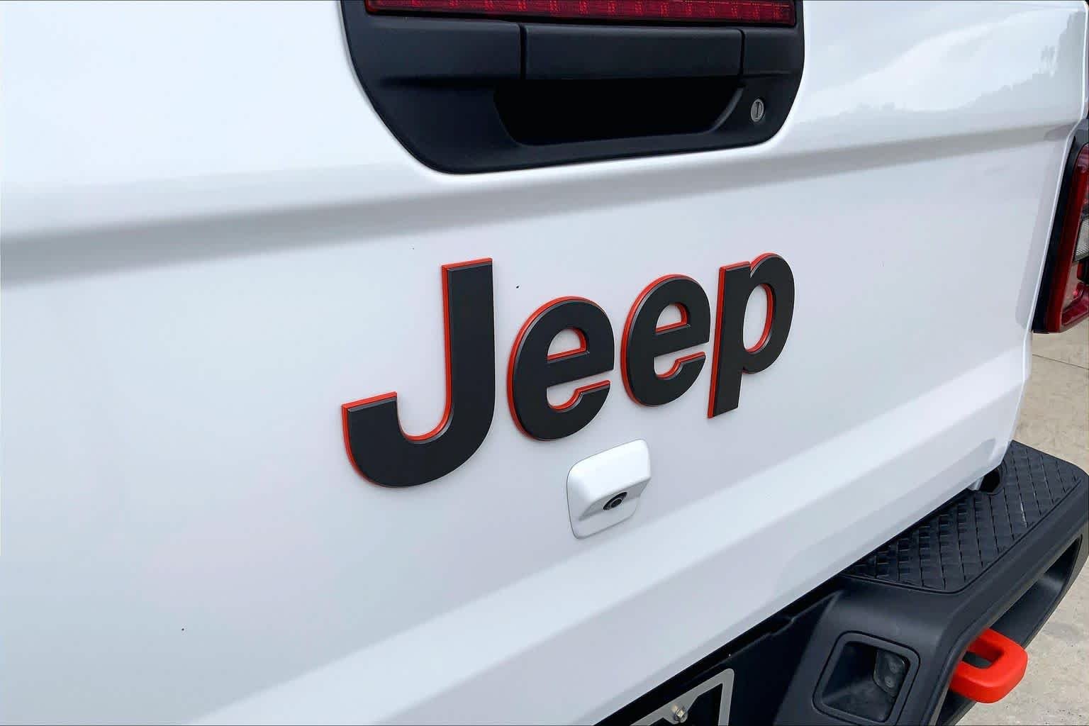Used 2026 Bright White Clearcoat Jeep Mojave image 30