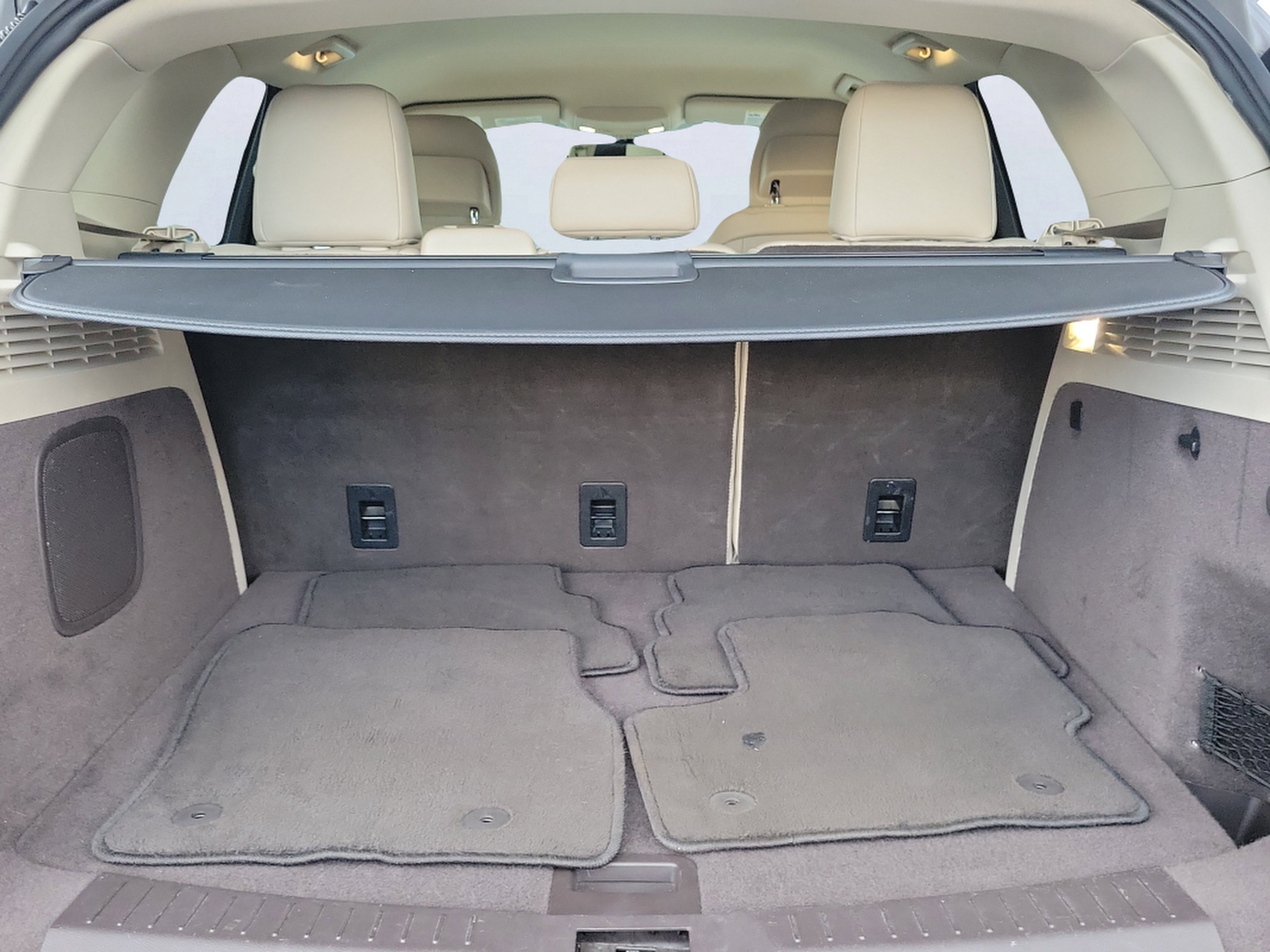 Used 2019 Sea Green Lincoln Standard image 7