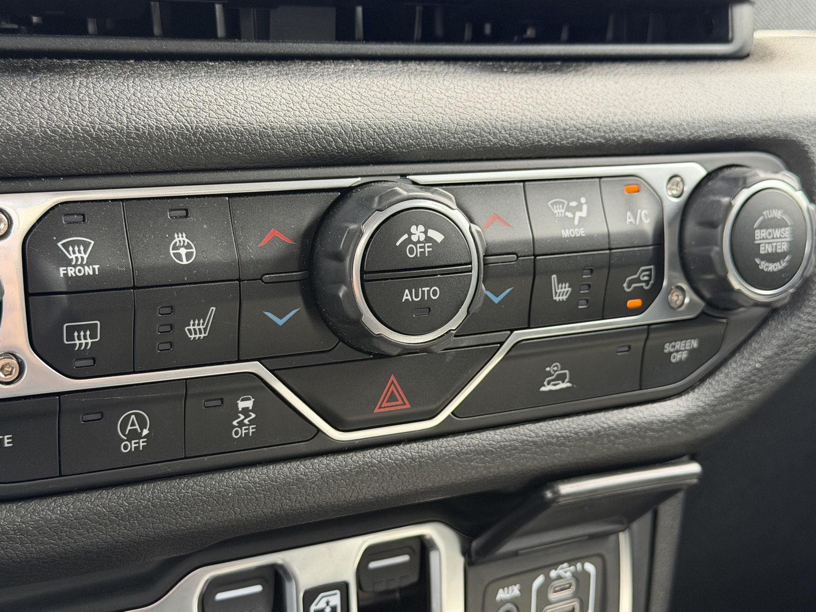 Used 2024 Black Clearcoat Jeep Sport S image 8