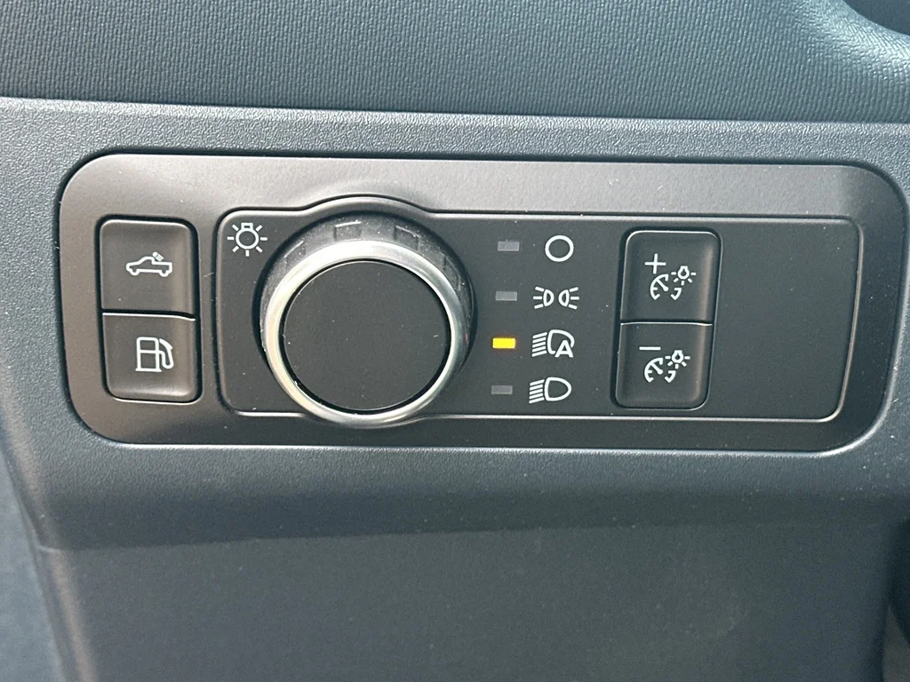New 2026 Azure Gray Metallic Tri-Coat Ford XLT image 24