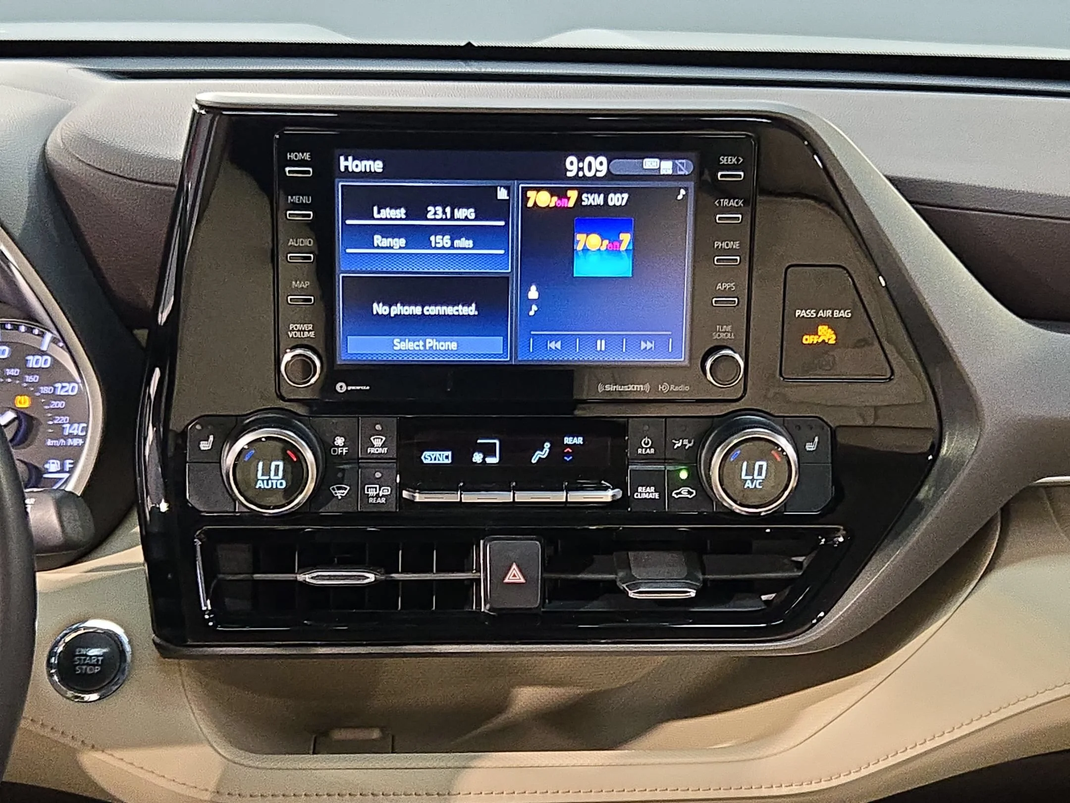 Used 2022 Wind Chill Pearl Toyota XLE image 16