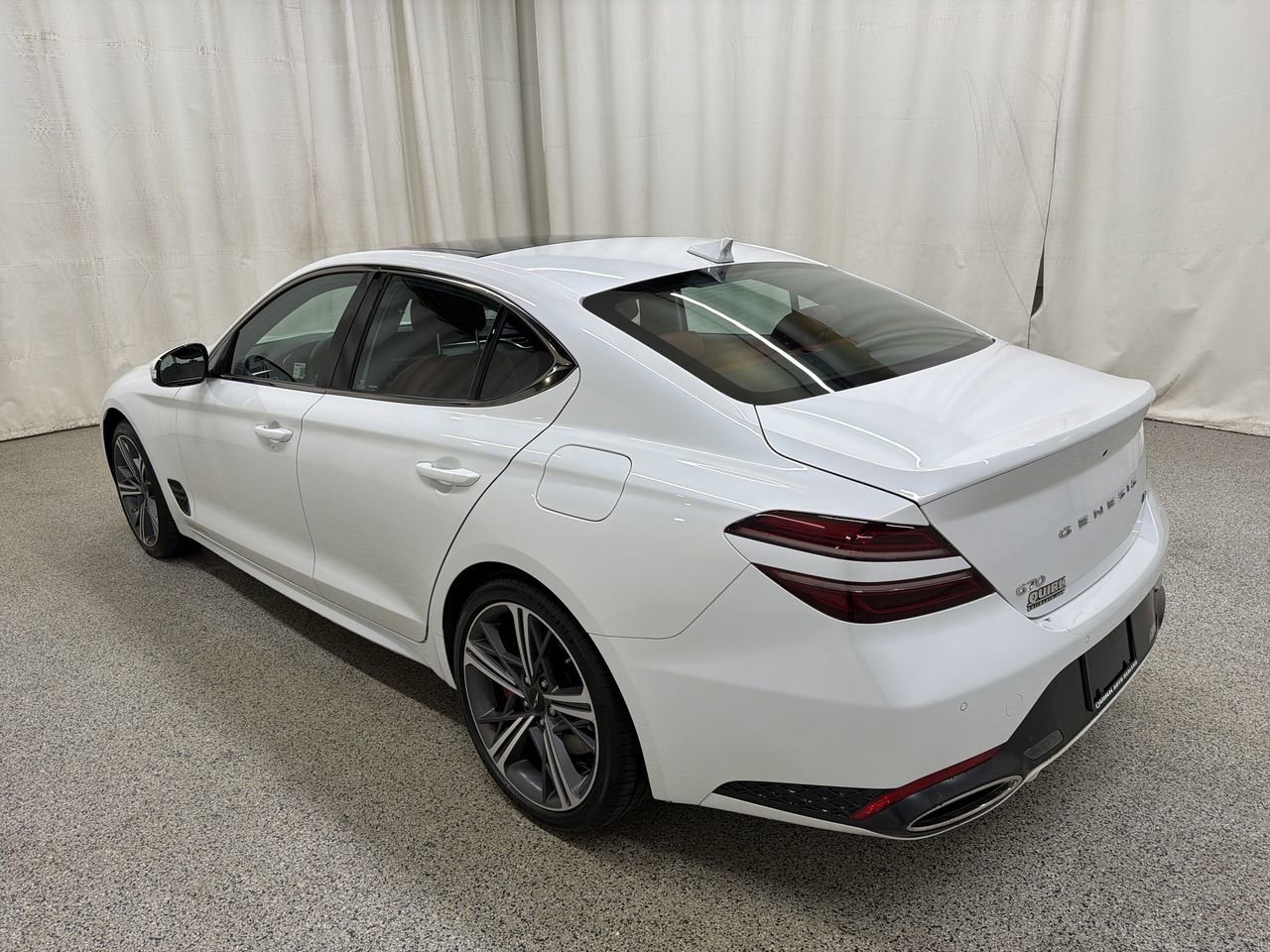 Certified Used 2025 Uyuni White Genesis 2.5T AWD SPORT PRESTIGE image 9