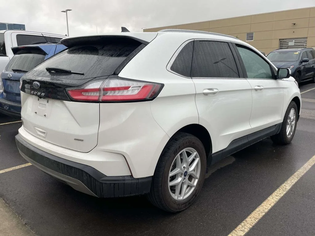 Used 2022 Star White Metallic Tri-Coat Ford SEL image 4