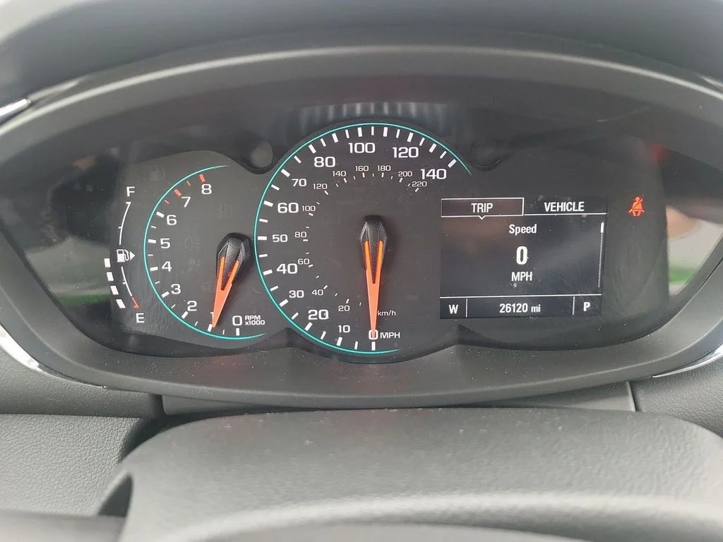 Used 2022 Silver Ice Metallic Chevrolet LT image 17