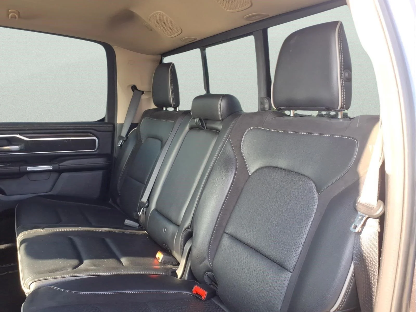 Used 2021 Granite Crystal Metallic Clearcoat Ram Laramie image 12