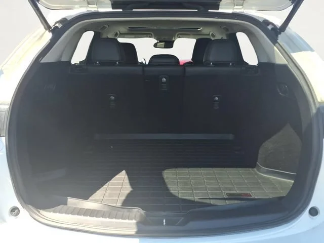 Used 2021  Mazda Touring image 23