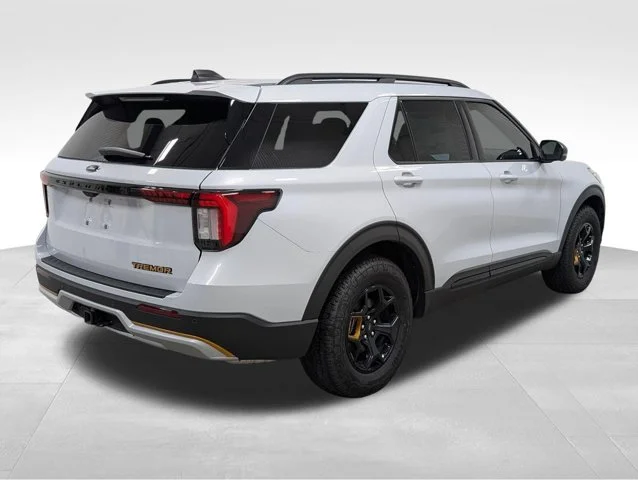 New 2026 Space White Metallic Ford Tremor® image 52