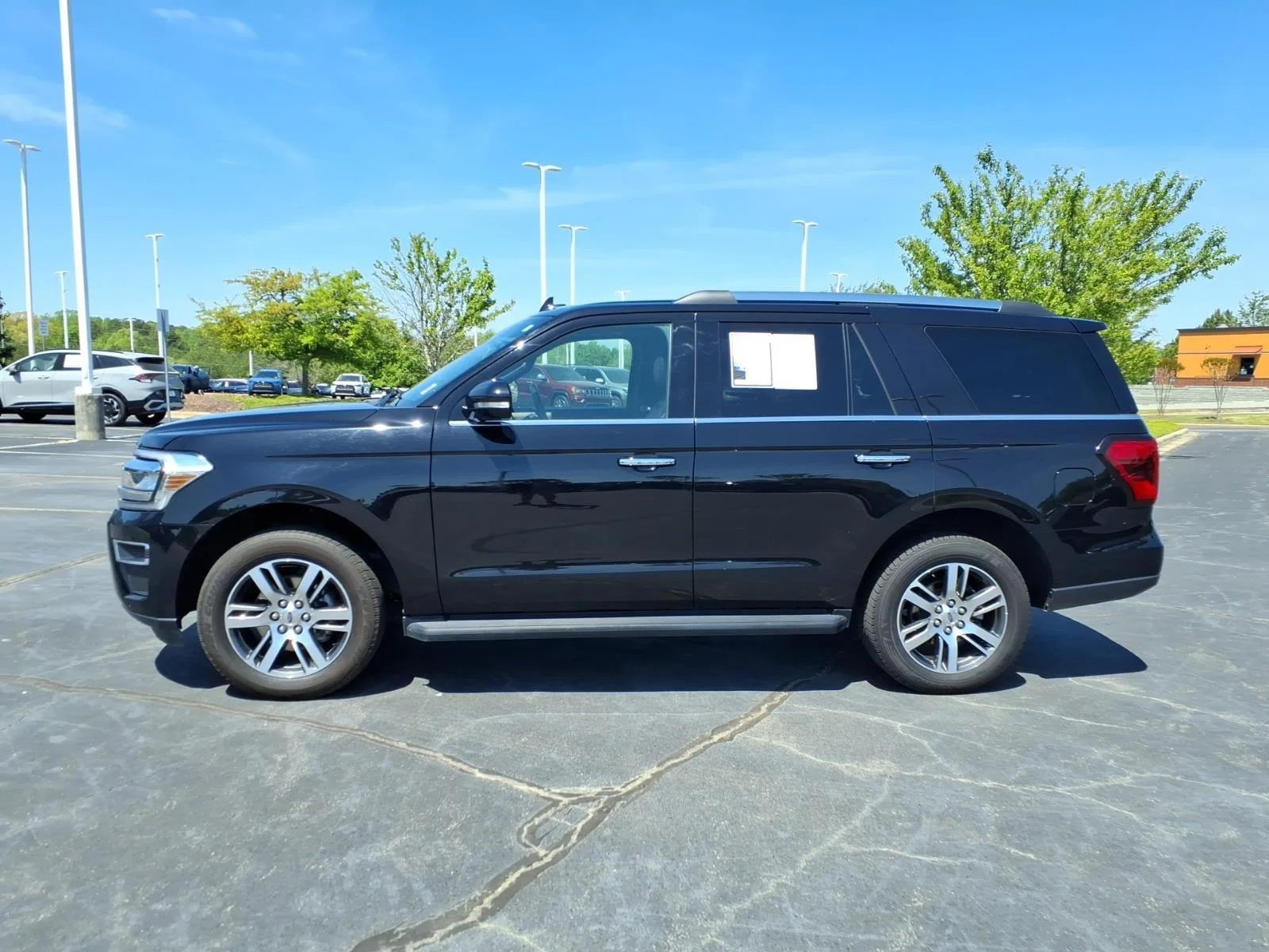 Used 2024  Ford Limited image 3