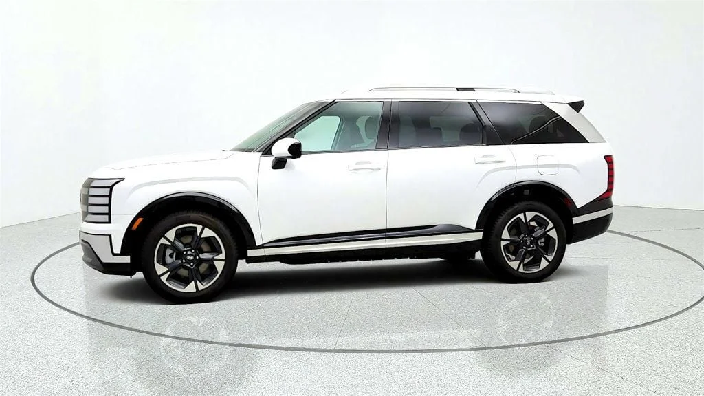 Used 2026 Creamy White Pearl Hyundai Limited AWD image 8