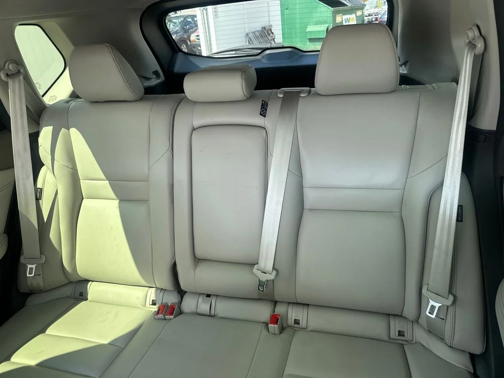 Used 2023 White Nissan SL image 47