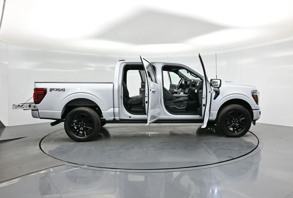 2025 Ford F-150 Platinum - Photo 4
