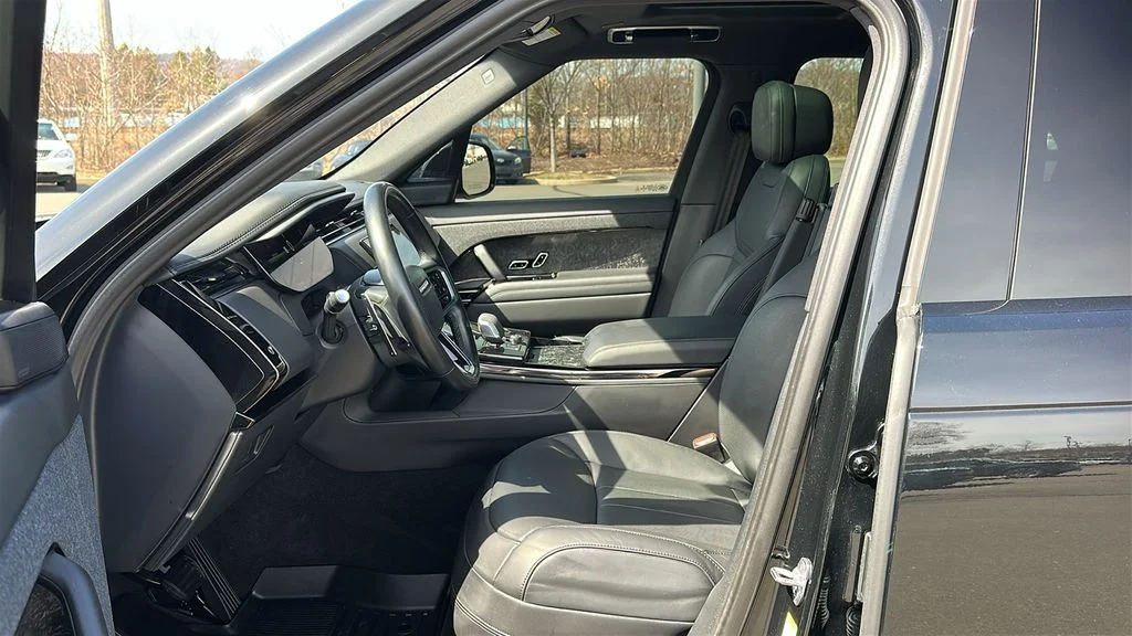 Used 2023 Black Land Rover SE image 10
