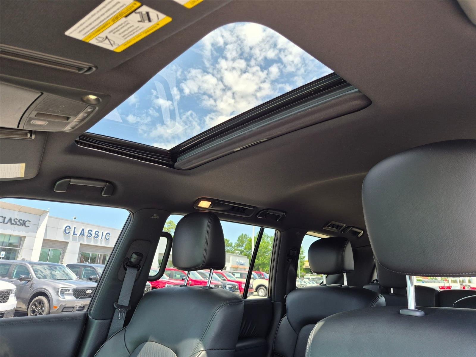 Used 2024 Aspen White Tricoat Nissan SL image 24