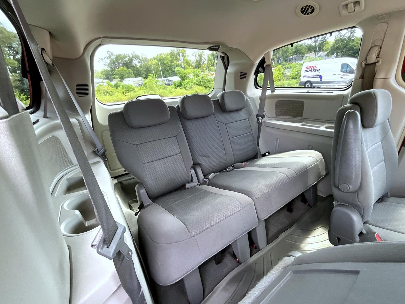 Used 2010 Red Chrysler Touring image 21