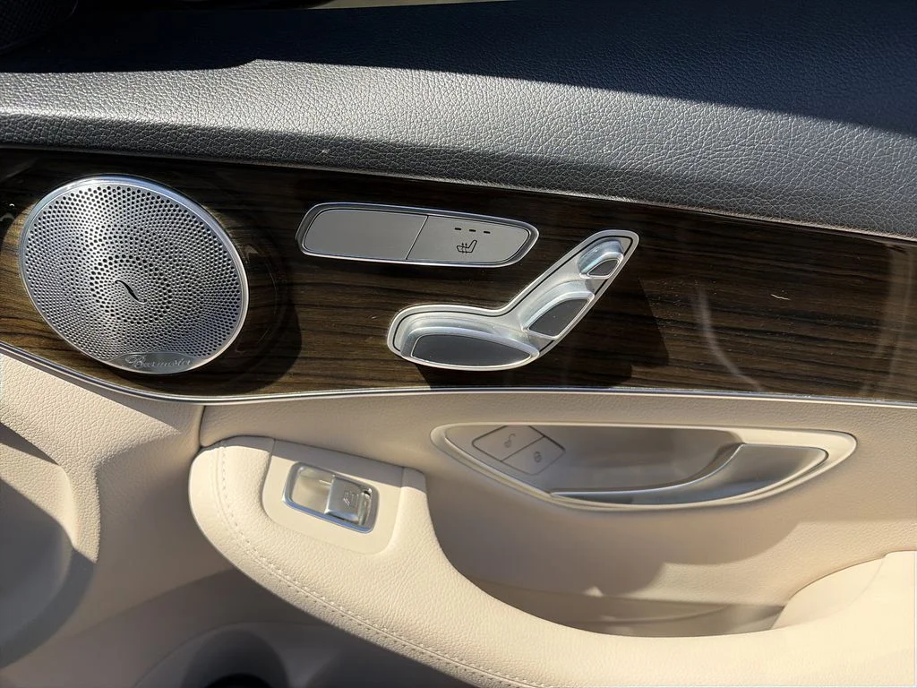Used 2021  Mercedes-Benz C 300 image 33