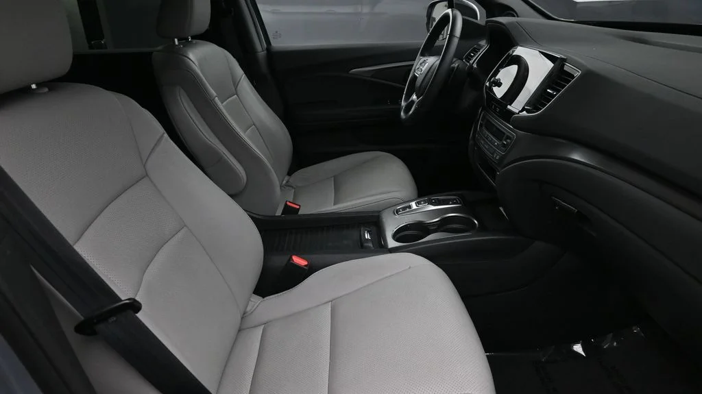 Used 2023 Gray Honda EX-L image 2