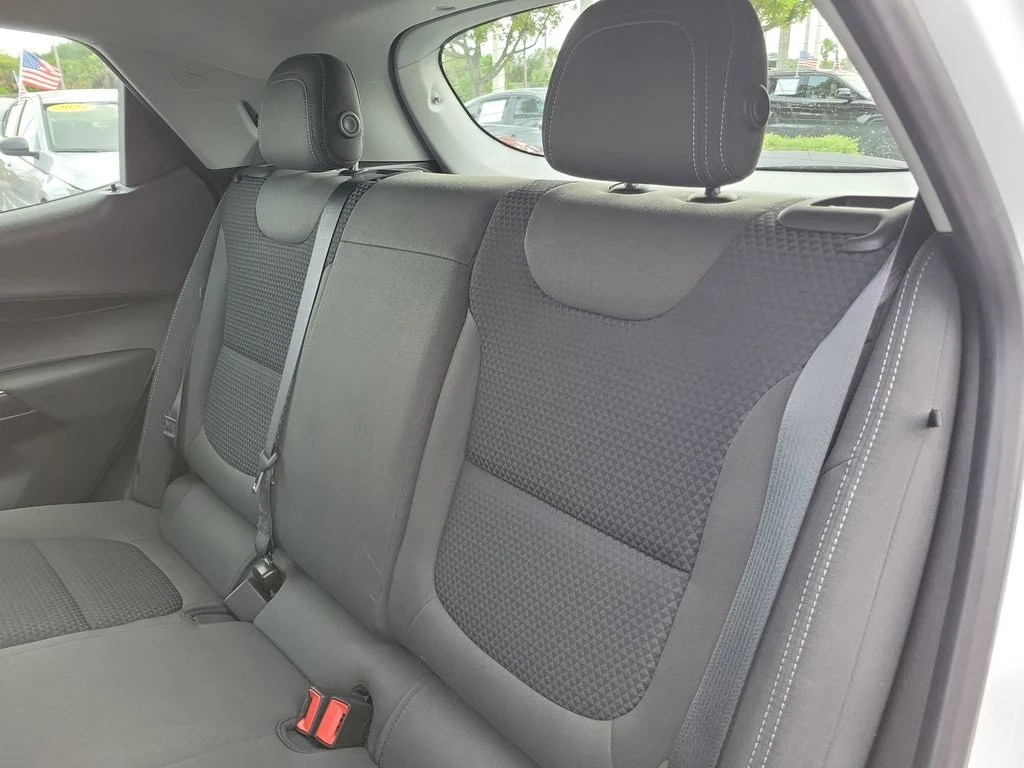 Used 2023 White Chevrolet 1LT image 13
