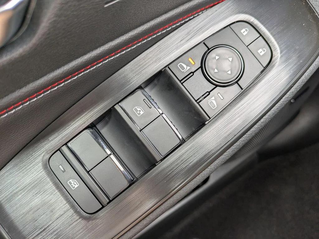 New 2026 Energetic Ember / Super Black Two-tone Nissan SR image 23