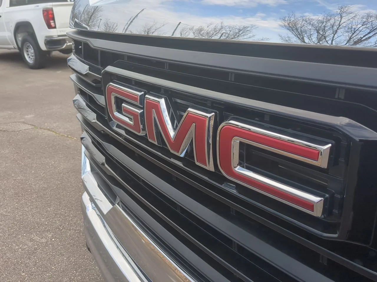 New 2026 Summit White GMC Pro image 29