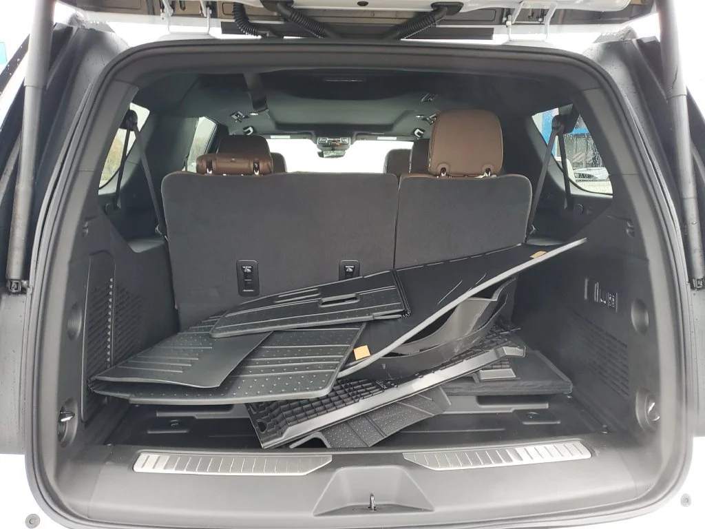 2027 Chevrolet Suburban High Country - Photo 24
