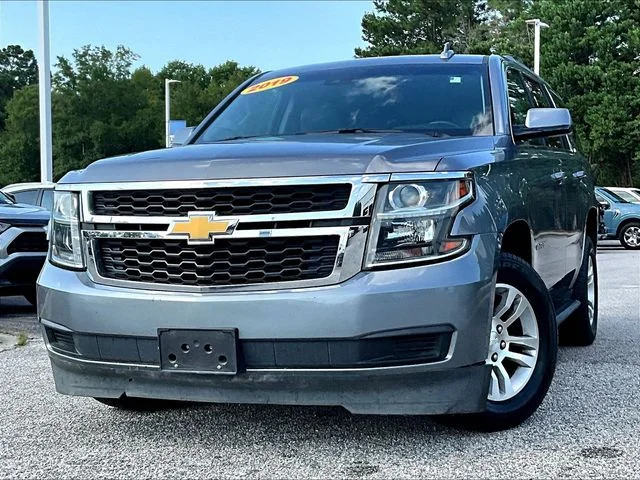 Used 2019 Gray Chevrolet LT image 3