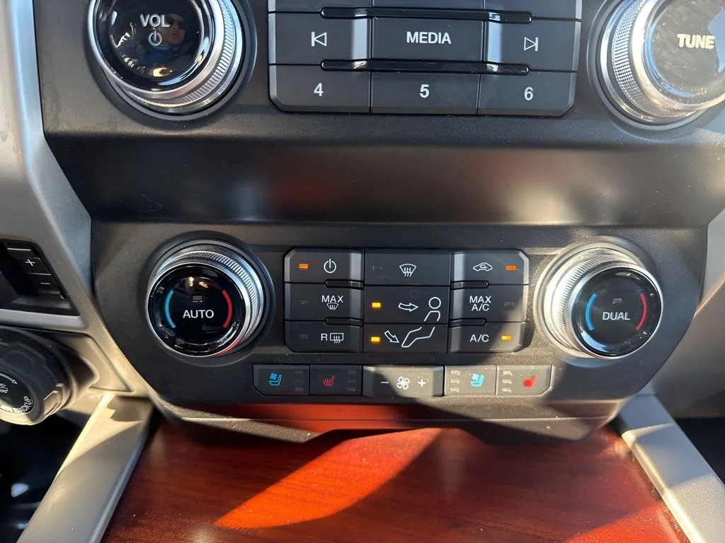 Used 2020 Gray Ford King Ranch image 19