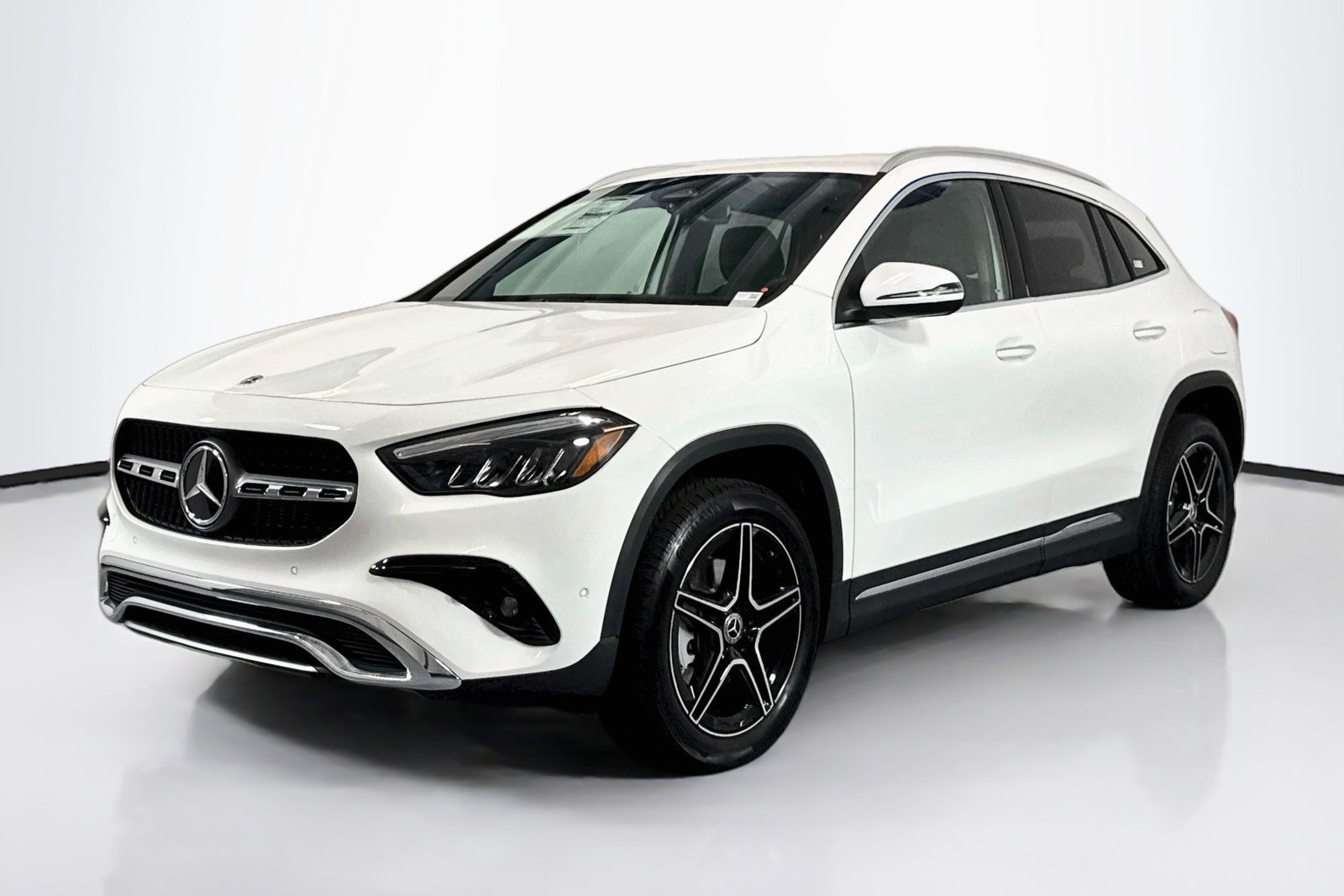 New 2026 Polar White Mercedes-Benz GLA 250 image 1