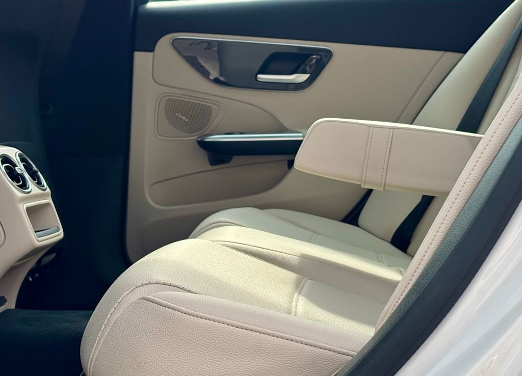 2024 Mercedes-Benz C-Class Sedan C 300 - Photo 29