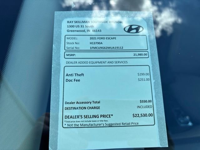 Used 2021 Gold Ford SE image 2
