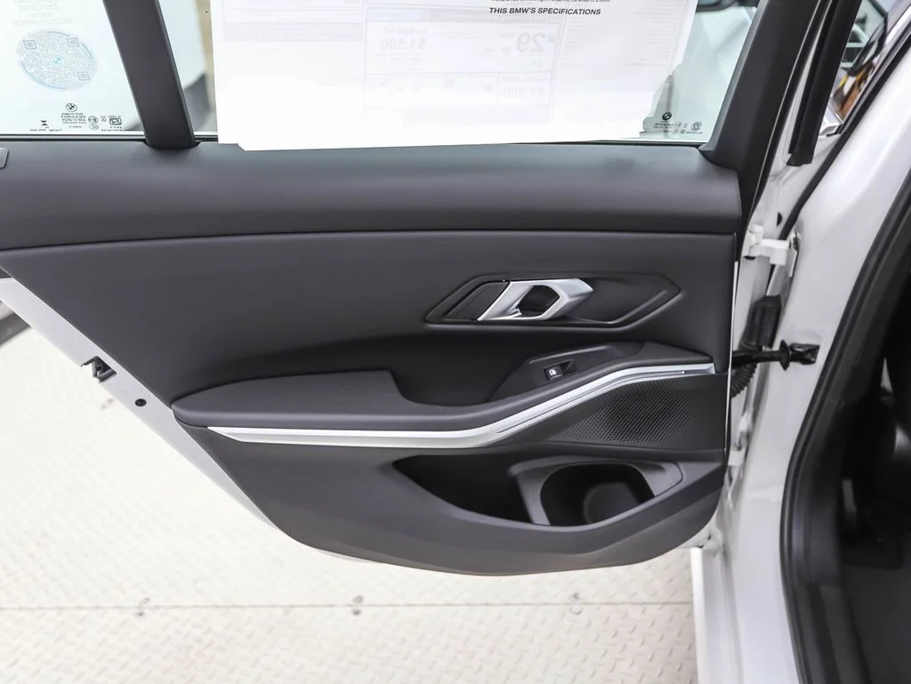 2025 BMW 3 Series 330i - Photo 20