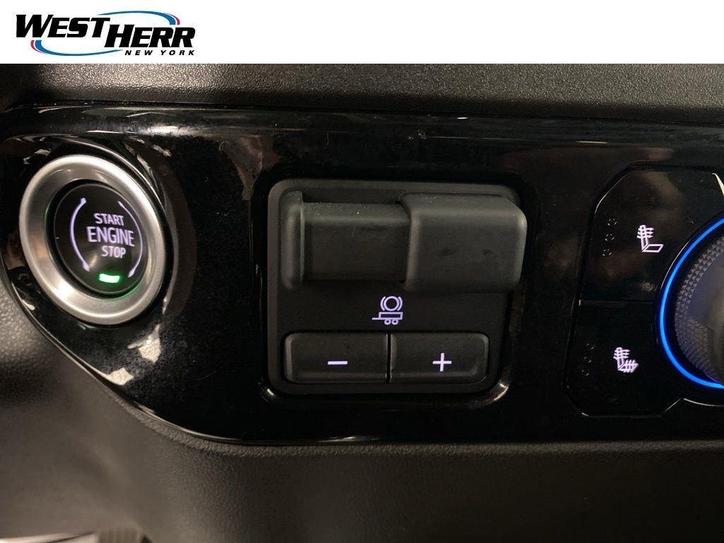 Used 2022 Summit White Chevrolet 4WD Crew Cab Short Bed RST image 6