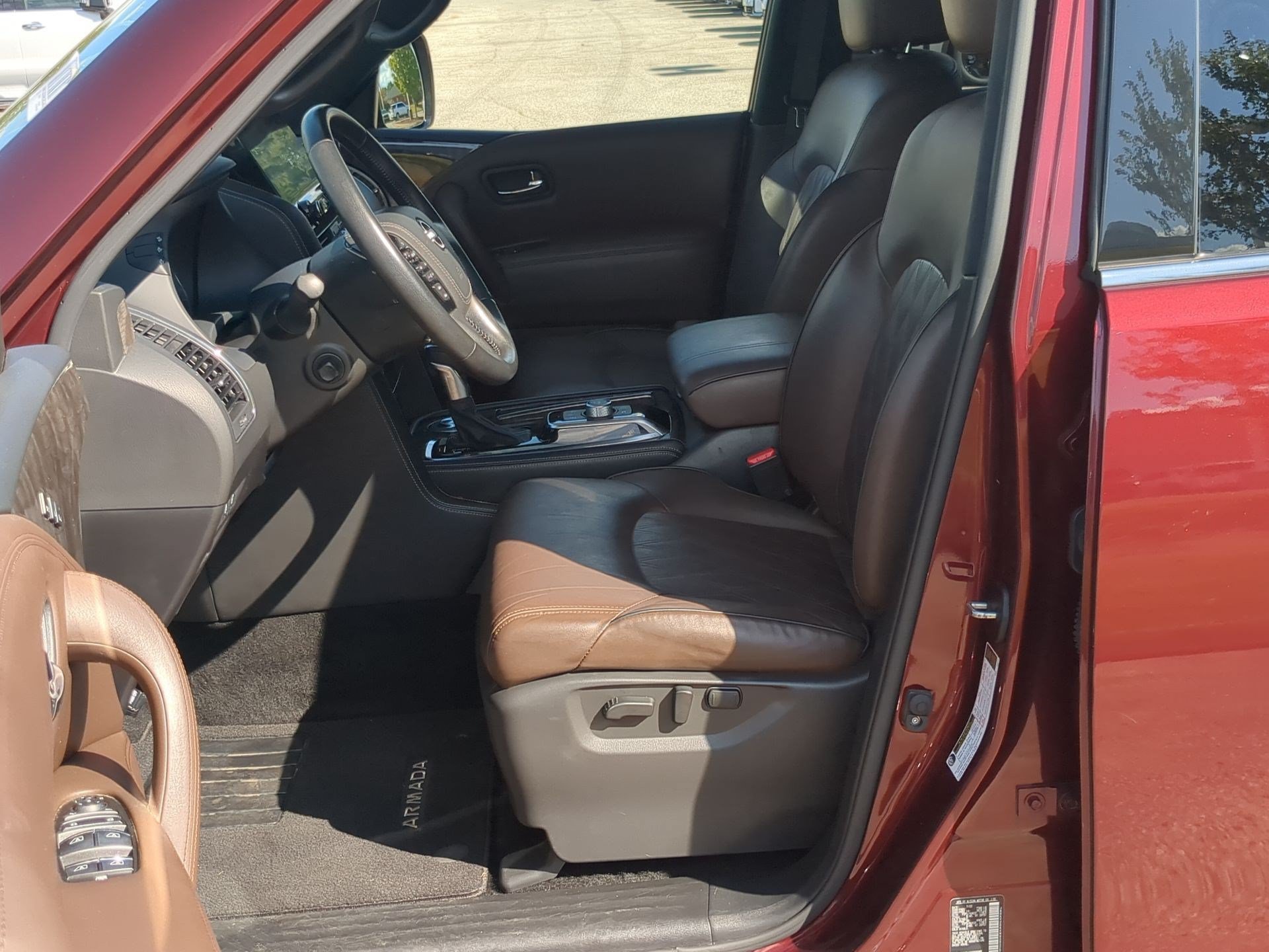 Used 2022  Nissan Platinum image 12