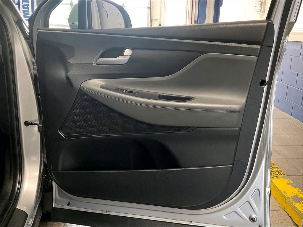 Used 2023 Silver Hyundai SE image 12