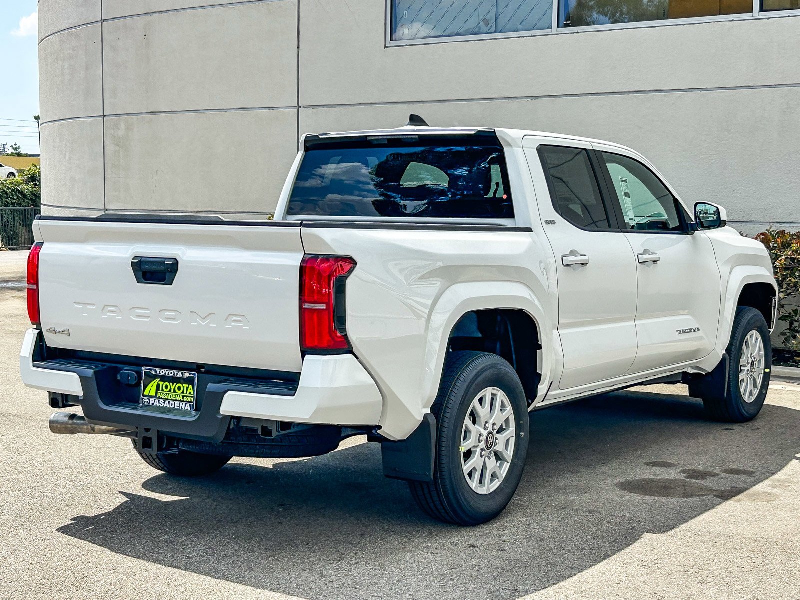 2026 Toyota Tacoma SR5 - Photo 6