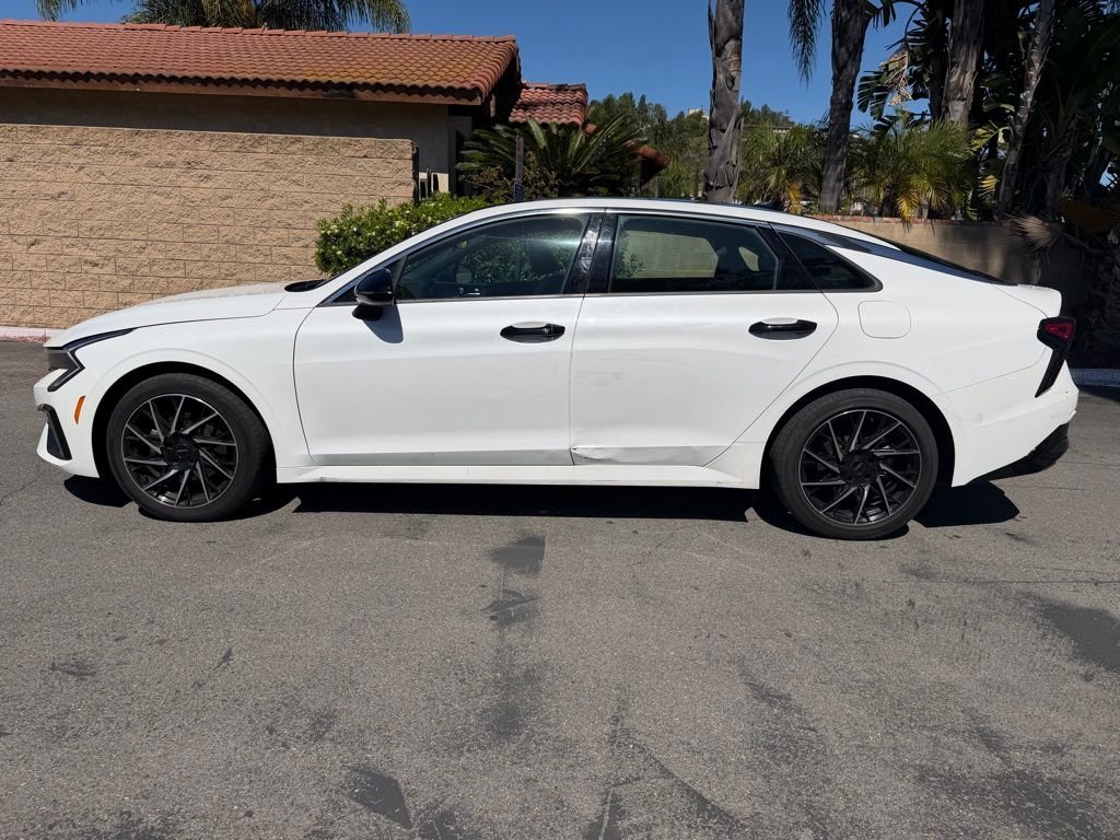 Used 2025 White Kia GT-Line Premium image 3