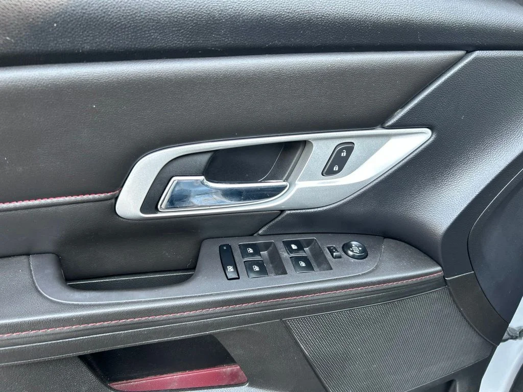 Used 2012 Silver GMC SLT-2 image 15
