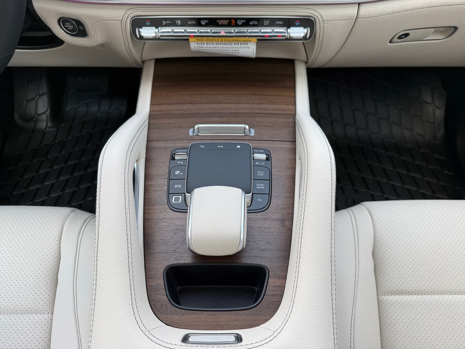New 2026 MANUFAKTUR Moonlight White Metallic Mercedes-Benz GLE 350 image 15