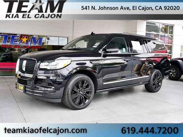 Used 2022 Black Lincoln Reserve image 5