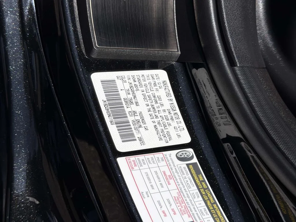 Used 2025 Black Diamond Pearl Nissan Performance image 27