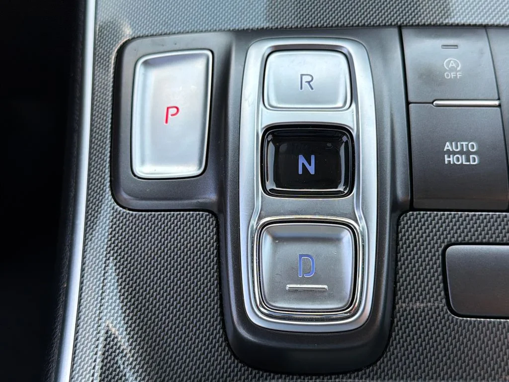 Used 2022 Gray Hyundai SEL image 32