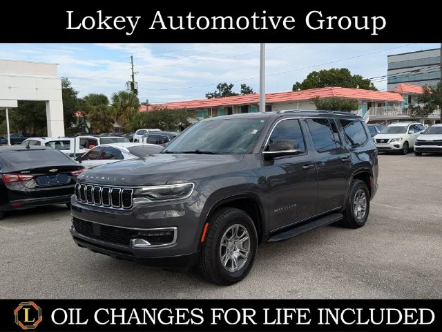 Used 2023 Gray Jeep Base image 1