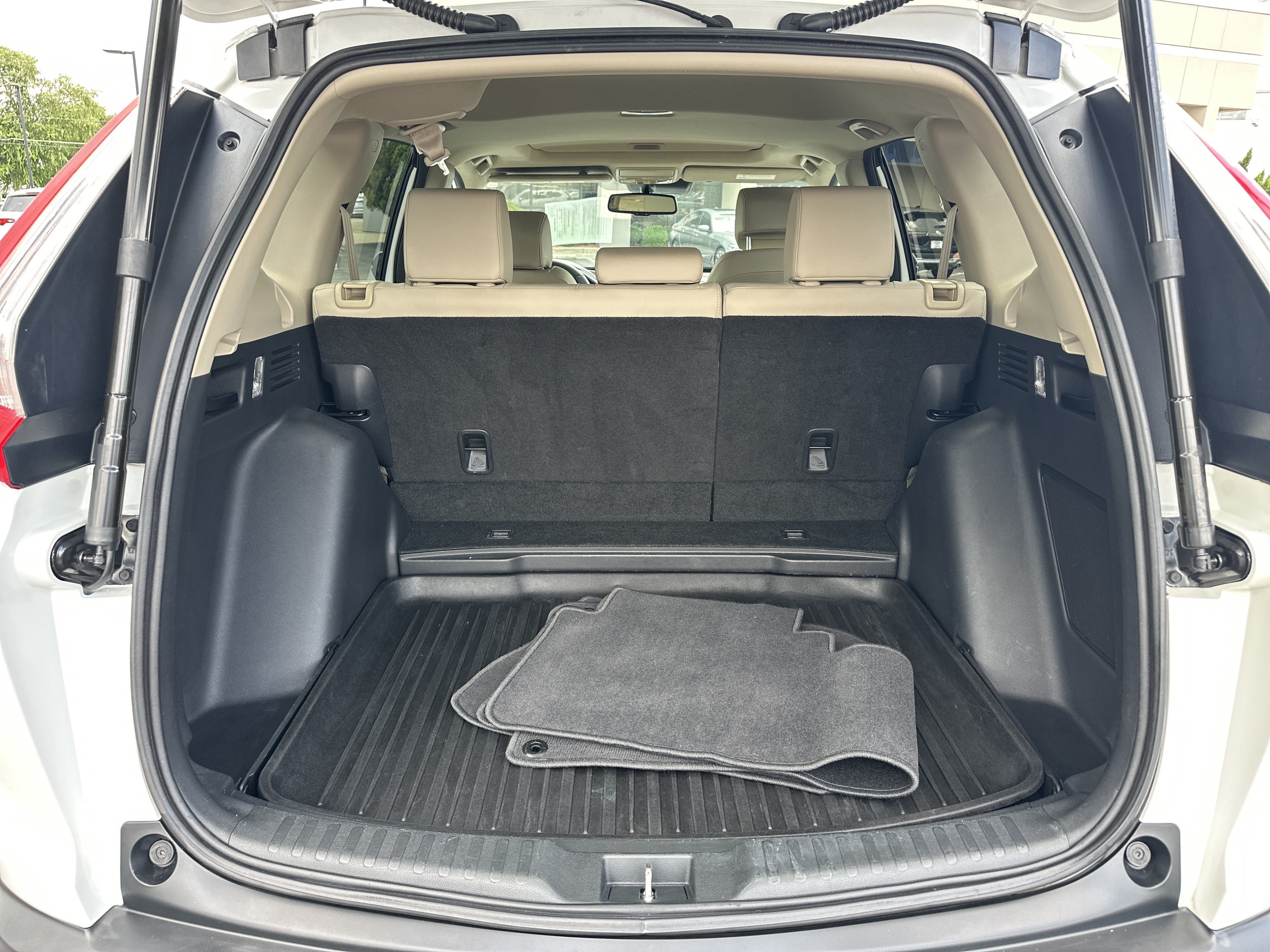 Used 2019 Platinum White Pearl Honda Touring image 22
