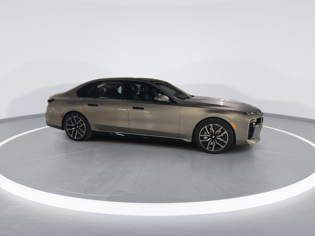 2026 BMW 7 Series 760i - Photo 9