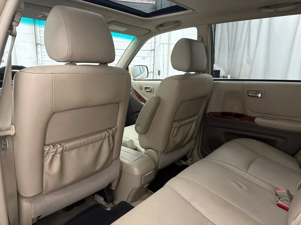 Used 2006 Gold Toyota Limited image 22